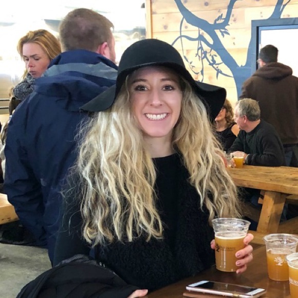 Meet your Posher, Madison - Picture 2 of 2